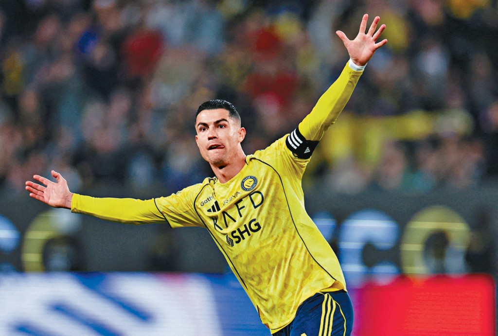 傳艾納斯向C朗讓步。