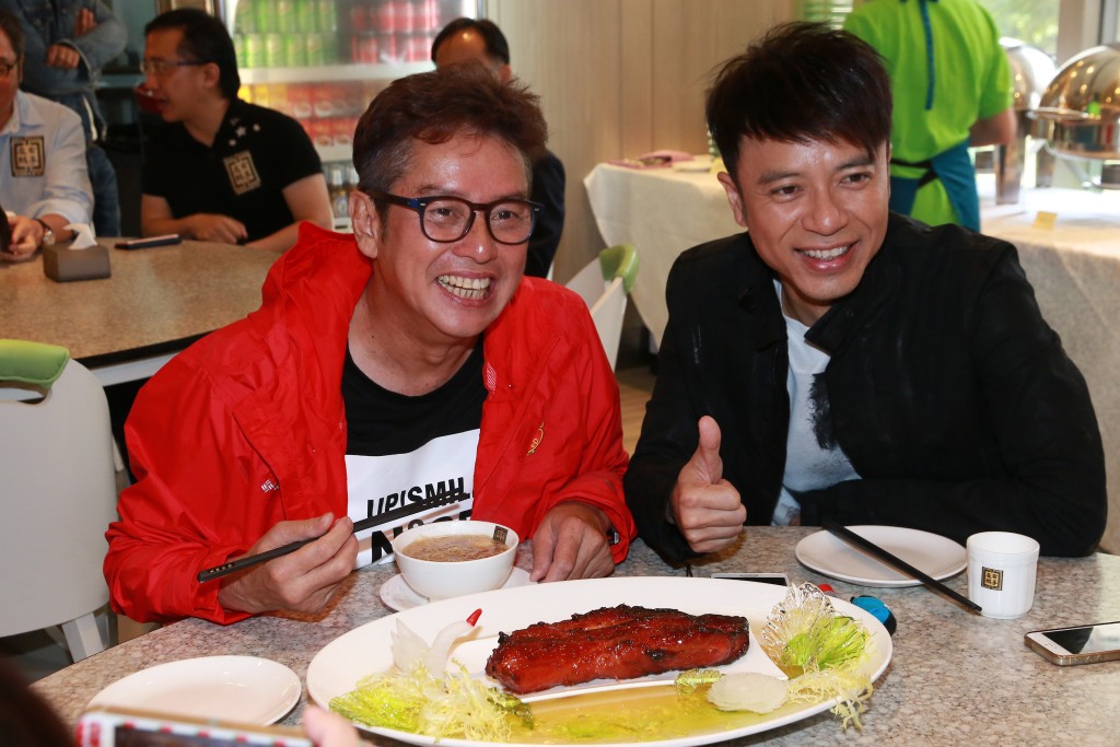 两人2013年合资开了一间名为「左麟右李」的餐厅。