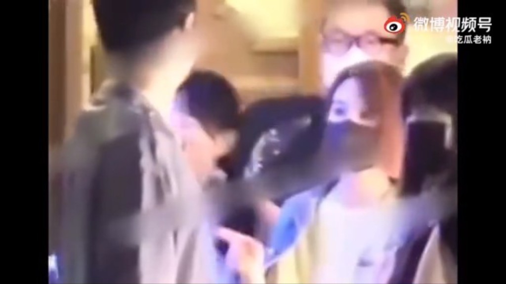 但步出後即一前一後,之後再道別分道揚鑣。