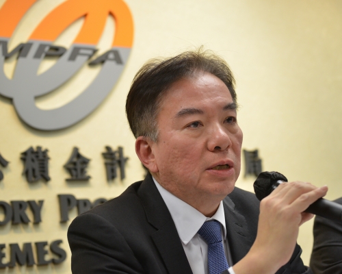 黃友嘉呼籲打工仔積極管理強積金帳戶。資料圖片