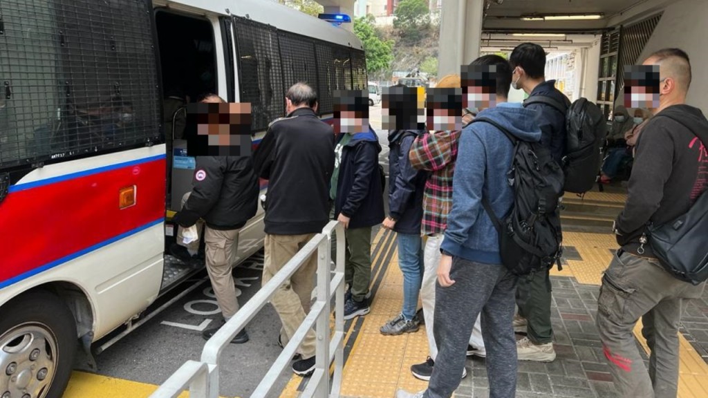 梨木樹邨4男 涉街頭聚賭被拘控。警方提供