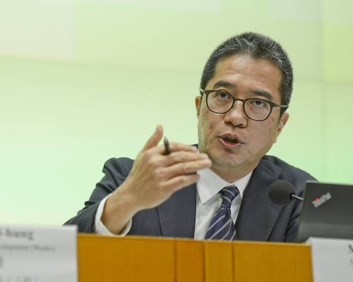 黃偉綸強調,不會出現庫房「一貧如洗」。 資料圖片