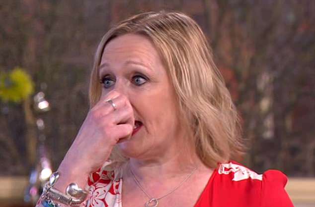 哈德曼指,現時打噴嚏之前都會捉著鼻子。