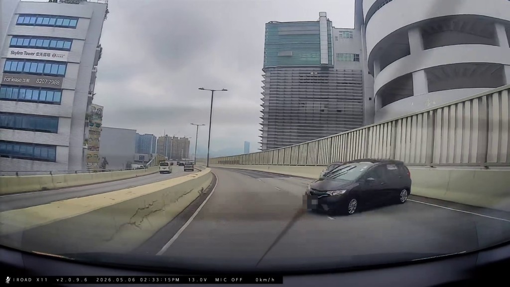 本田私家車捱撞後打白鴿轉。fb「車cam L(香港群組)」TrustworthyLizard7713片段截圖 本田私家車捱撞後打白鴿轉。fb「車cam L(香港群組)」TrustworthyLizard7713片段截圖