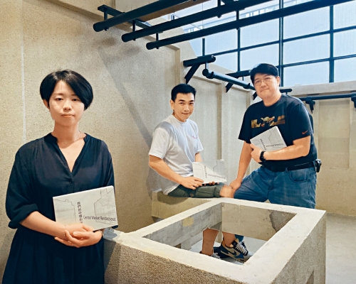 ■左起,《我們的中環街市》作者朱雋穎、合和雞鴨東主王偉樑和永成號東主黎漢源,一同出席活動,分享中環街市之歷史點滴。