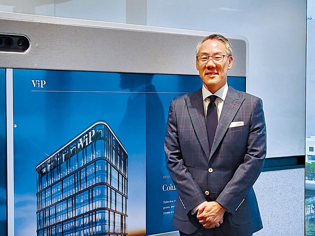 仲量聯行嚴威程表示，黃竹坑偉華匯意向呎租30至35元。