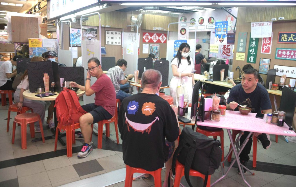 堂食限制延長至午夜。
