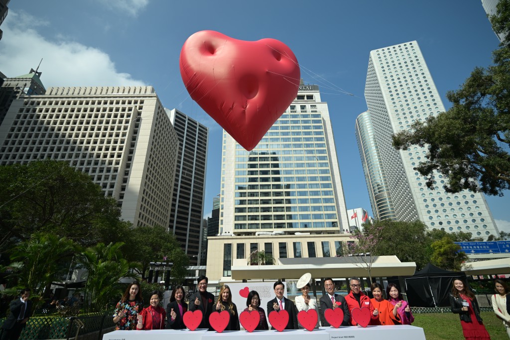 楊潤雄表示，「Chubby Hearts Hong Kong」項目是文體旅局「文化藝術盛事基金」今年的第一個項目，希望為大家帶來歡樂。蘇正謙攝
