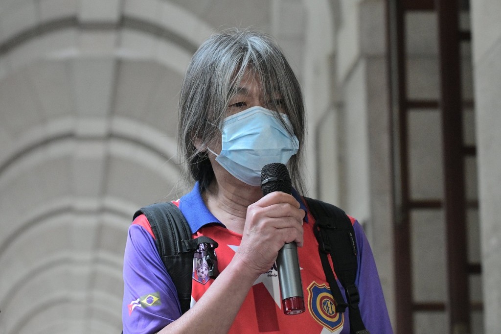 梁國雄就男囚犯被迫剪短髮上訴終審法院。