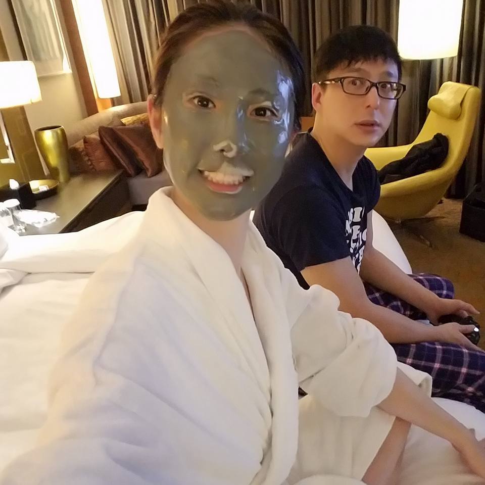 二人拍拖近5年不时在社交平台放闪。