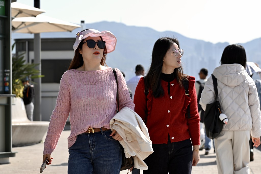 明天情人節(14日)，氣溫介乎19至24度。資料圖片