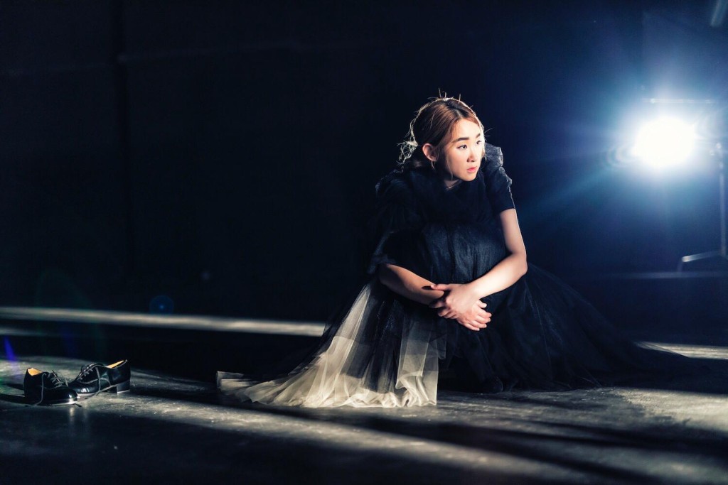 Ivana在MV中還不斷要「變身」。寰亞提供