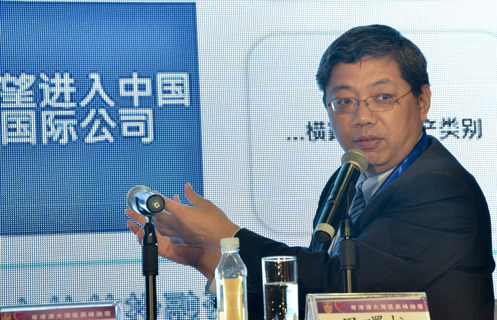 港交所董事總經理巴曙松倡進一步推動數字人民幣跨境使用。資料圖片