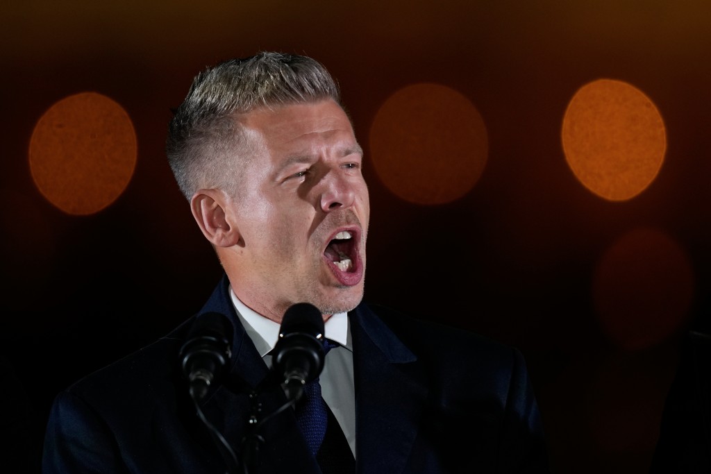 毛焦尔指出，这场选举关乎匈牙利能否稳固作为欧洲国家的地位并且重振经济。美联社