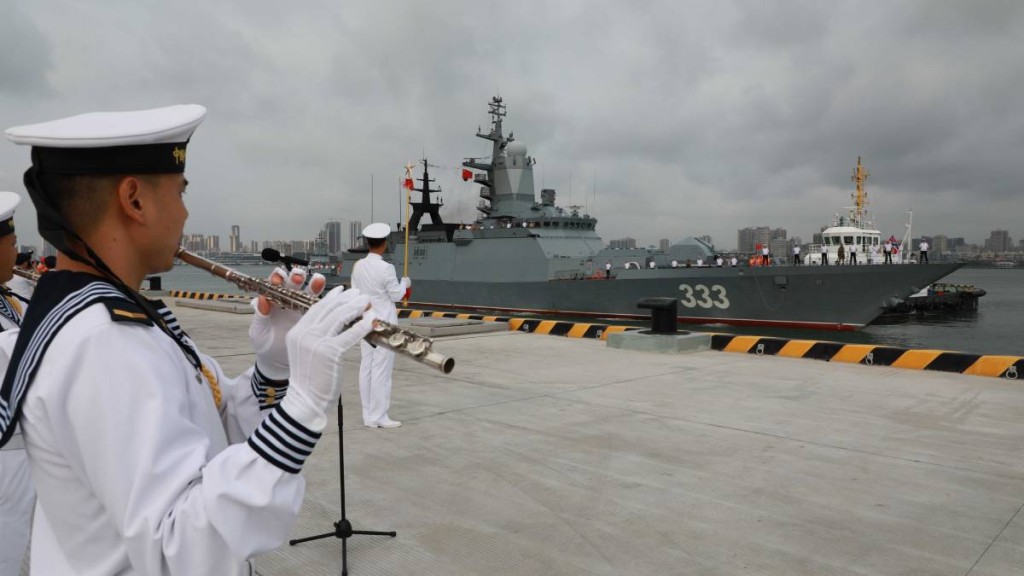 俄羅斯海軍艦艇編隊訪問湛江。新華社  