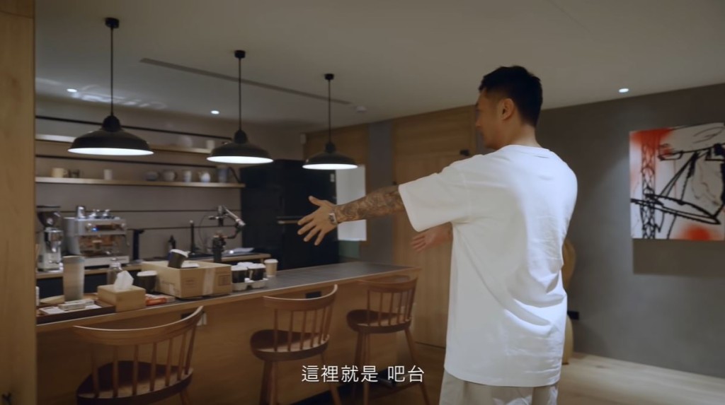 拍片介紹工作室。