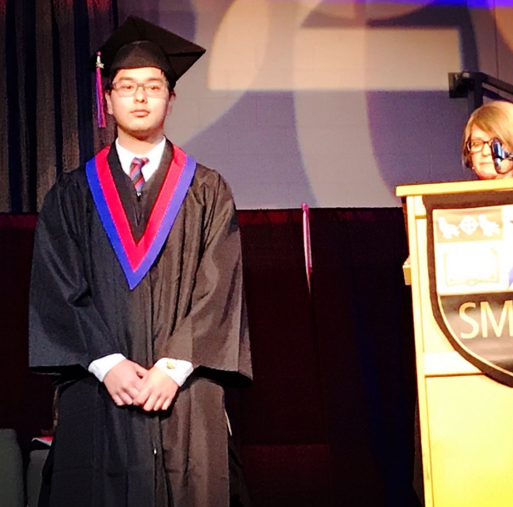 细仔吴澋耀2017年毕业于圣麦克中学（St. Michaels University School）。