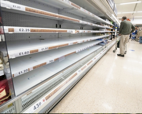 英國兩周內或面臨糧食短缺。AP資料圖片
