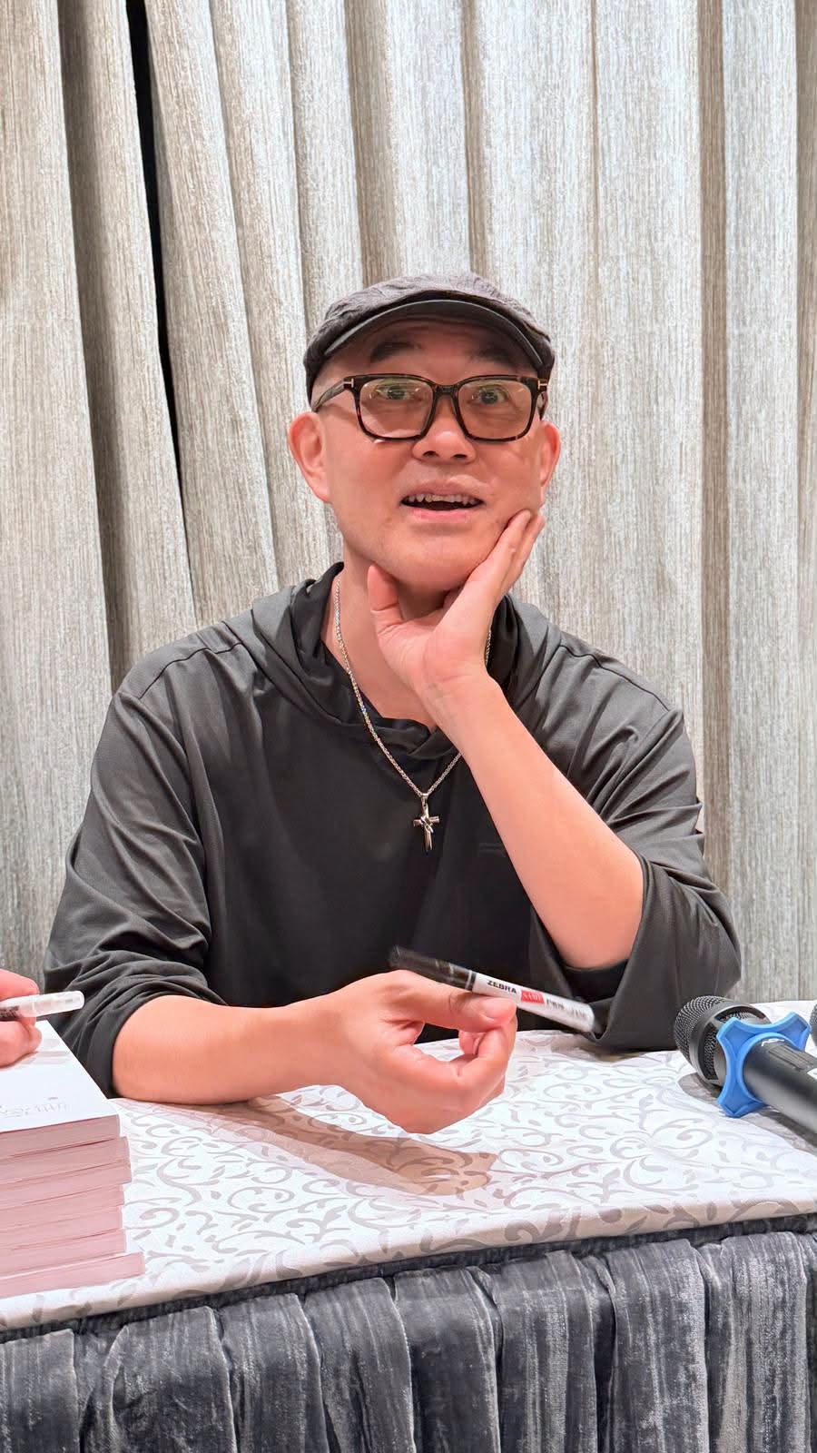 周國豐在《中年好聲音4》給予吳亦偉高分數,鬧出風波。 周國豐在《中年好聲音4》給予吳亦偉高分數,鬧出風波。