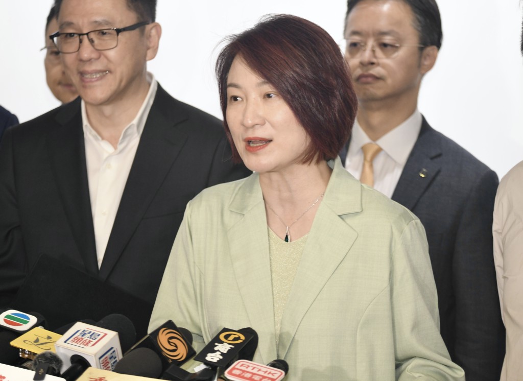 李慧琼表示,今日參與議員超過60位,足見他們對北都,包括河套園區發展高度關注。 李慧琼表示,今日參與議員超過60位,足見他們對北都,包括河套園區發展高度關注。