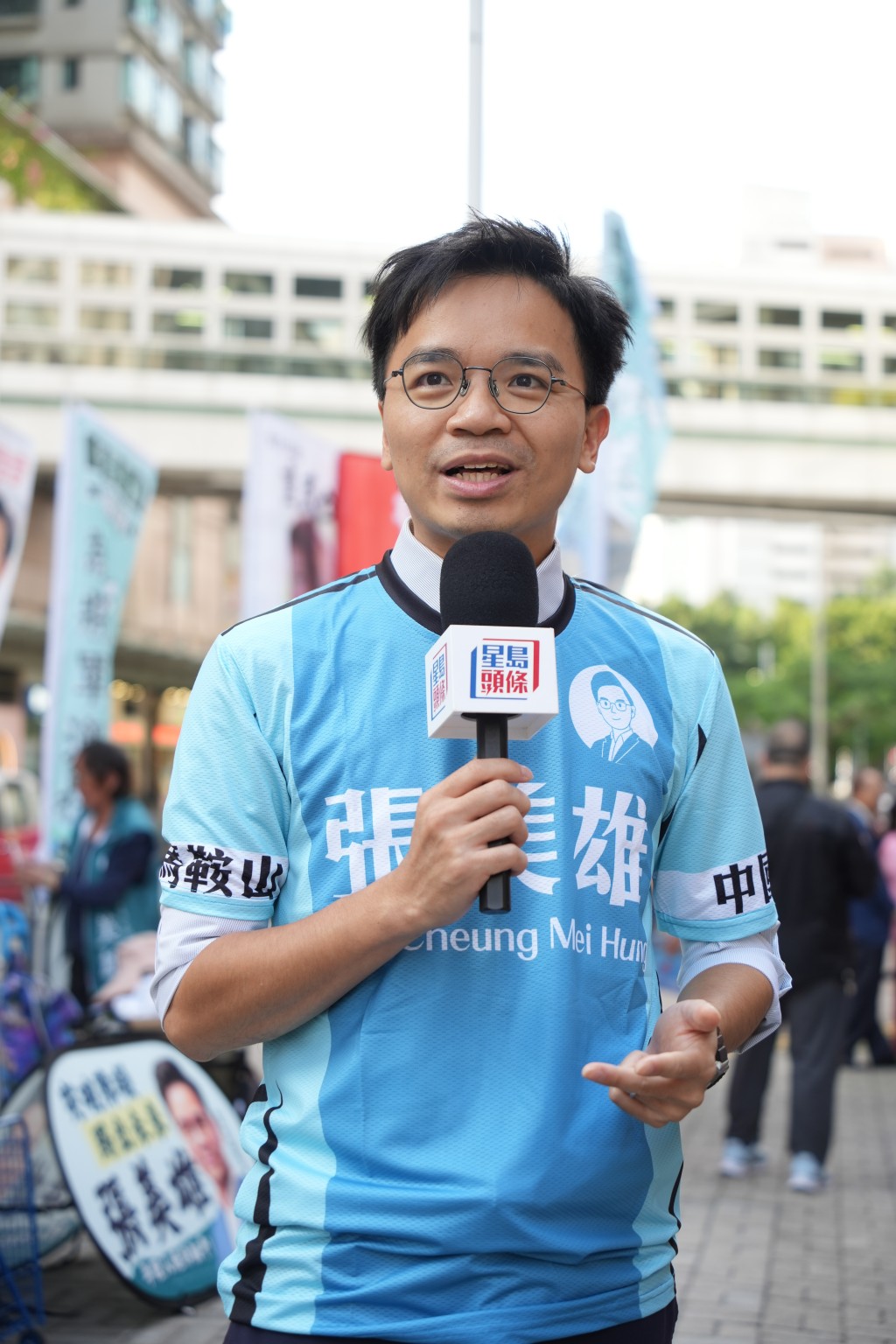 張美雄任西貢區議員近10年。