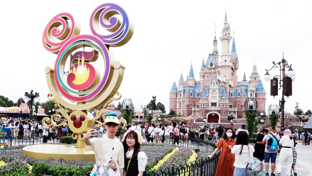 2021年,上海迪士尼樂園慶祝開園5周年。 中新社