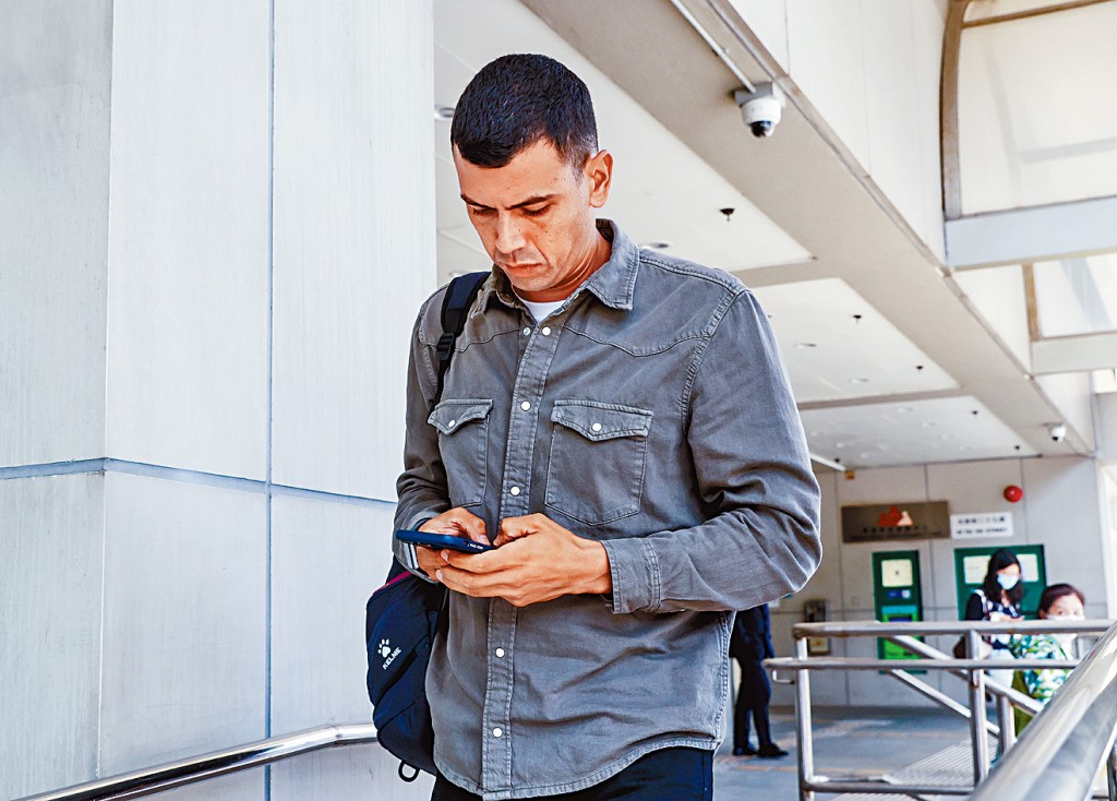 港会足球员庄马仕供称，霍斌仁在训练时向自己提出透过操控赛果来赚钱。