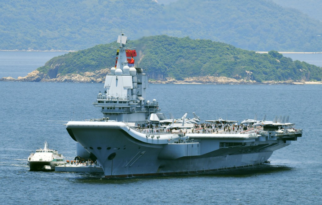 山東艦訪港第二天。盧江球攝 山東艦訪港第二天。盧江球攝