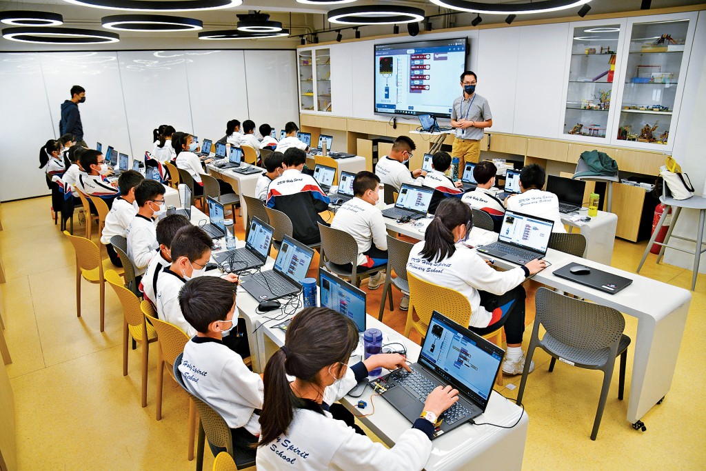 现时有小二及小三学生拍片充当KOL。