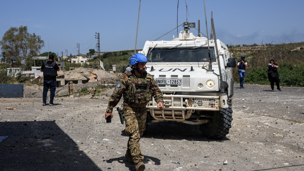 联合国维和部队遭真主党袭击，法国士兵1死3伤。 路透社