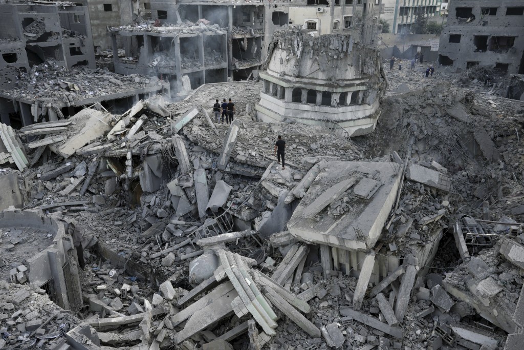 加沙連日遭以色列空襲，大量建築物被摧毀。美聯社