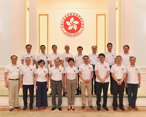 林鄭月娥昨日帶領一眾司局長在禮賓府舉行「集思會」。