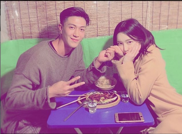 雅琳與未婚夫。IG