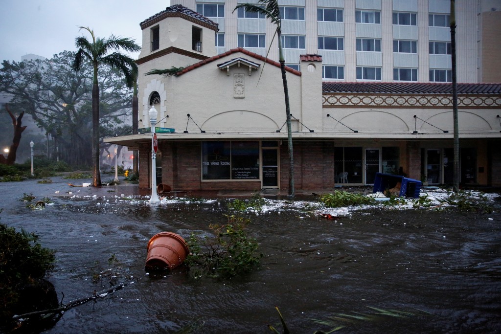 颶風伊恩登陸佛羅里達州西南部引發洪災。路透