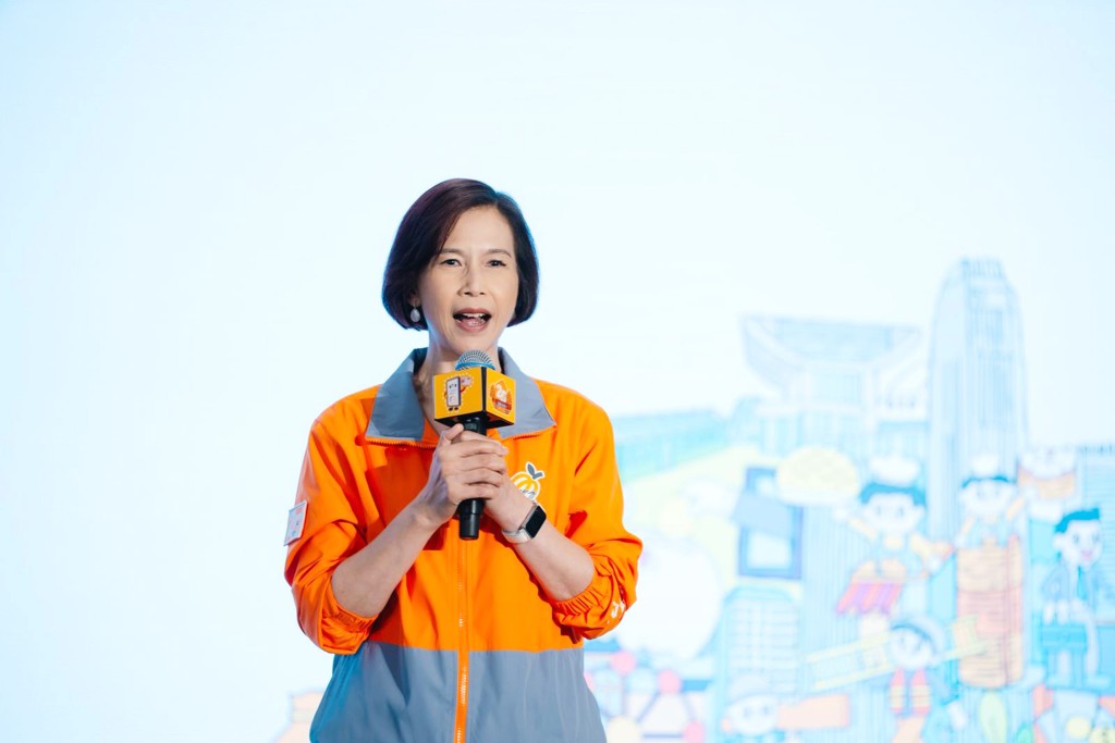 劉麥嘉軒指,團隊透過嘉年華活動向市民推廣積金易。 劉麥嘉軒指,團隊透過嘉年華活動向市民推廣積金易。