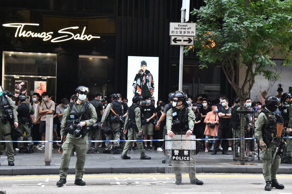 警方銅鑼灣截查並拘捕多人。