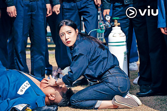 ■李世榮透露每日做700個深蹲練身材。