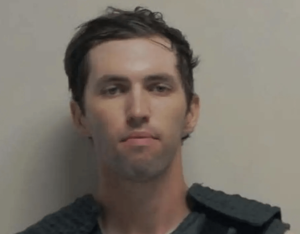 猶他州公共安全部發布柯克槍殺案疑兇Tyler Robinson的大頭照。  