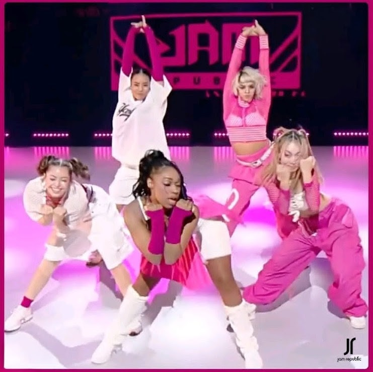 閔熙珍與韓國知名舞蹈工作室舉行招募活動,該工作室曾派舞團Jam Republic出戰《街頭少女戰士2》。 閔熙珍與韓國知名舞蹈工作室舉行招募活動,該工作室曾派舞團Jam Republic出戰《街頭少女戰士2》。