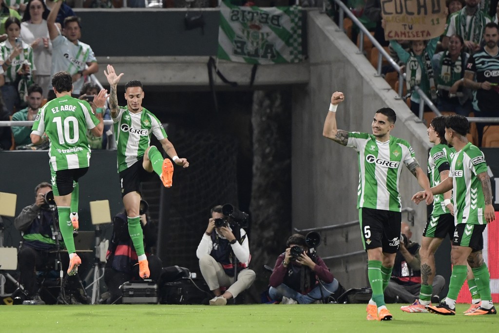 安東尼梅開二度。法新社