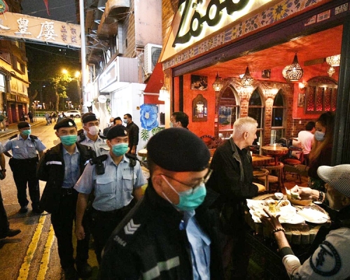 政府上月底陸續收緊人群在市面上聚集的限制。