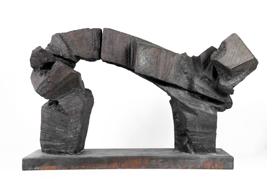 朱銘的《太極系列》青銅雕塑