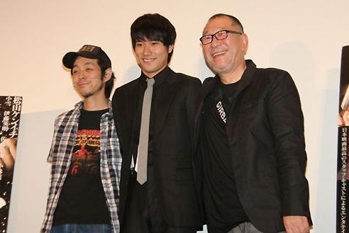《卡姆伊外傳》由崔洋一（右）執導、宮藤官九郎（左）編劇及松山研一主演。
