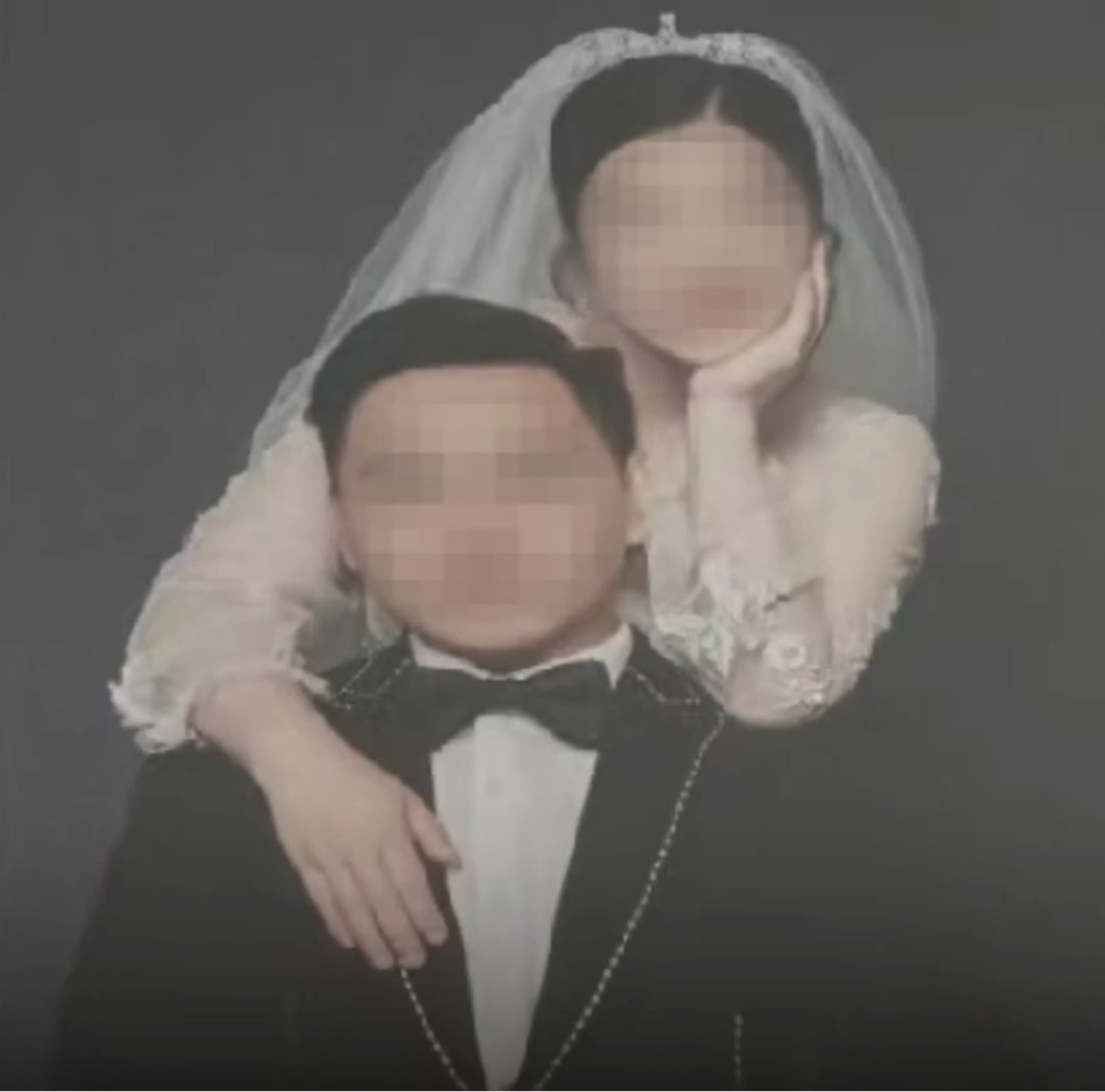 疑兇賀某某被發現與小三拍婚紗照。