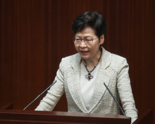 林鄭月娥透露,深圳市政府將在本港發行離岸人民幣債券。