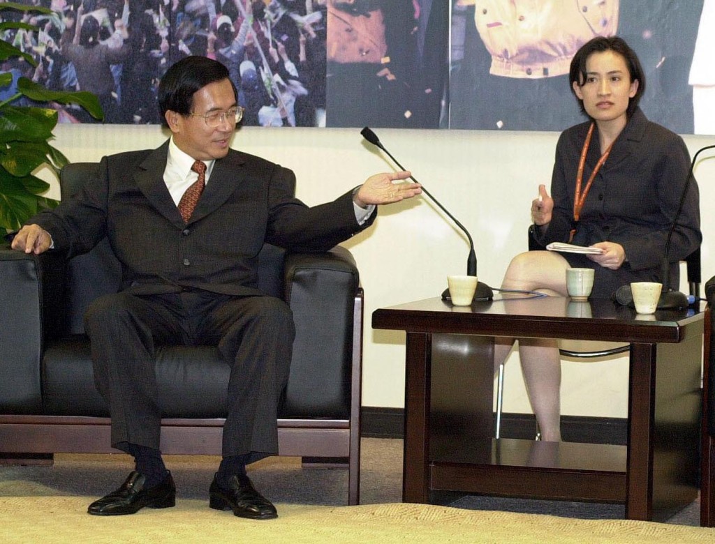 蕭美琴曾與陳水扁被傳有曖昧關係。 AP