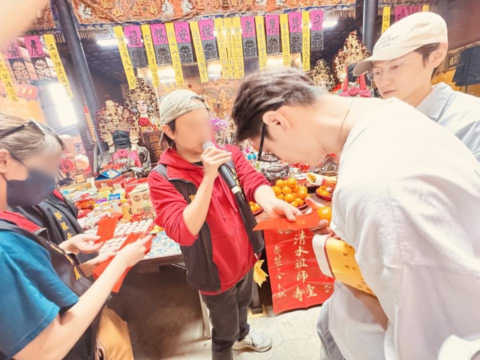 有指王子沒有擲到聖筊。（大溪鳳山寺廣澤宮FB）