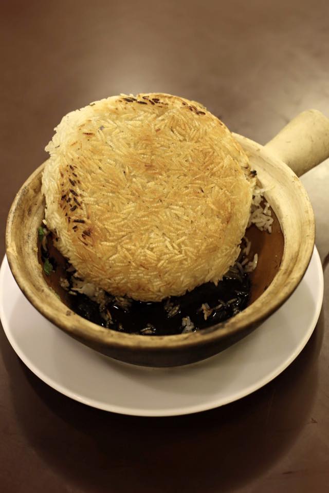 近年更在爐底加入吸熱能力極高的火山石, 能讓飯焦煮得更均勻! 近年更在爐底加入吸熱能力極高的火山石, 能讓飯焦煮得更均勻!