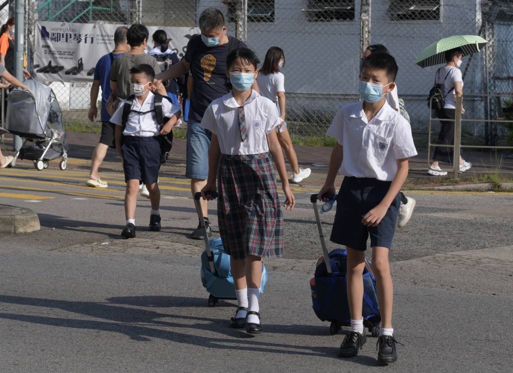 近年本港学龄人口结构性下跌。