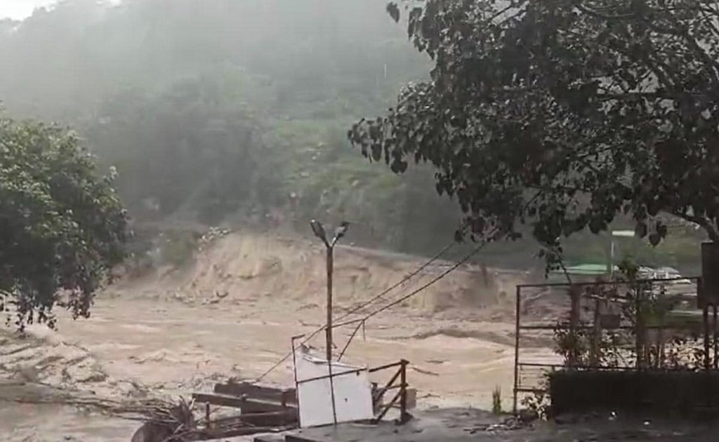 錫金邦暴洪導致23名士兵失蹤。網上圖片